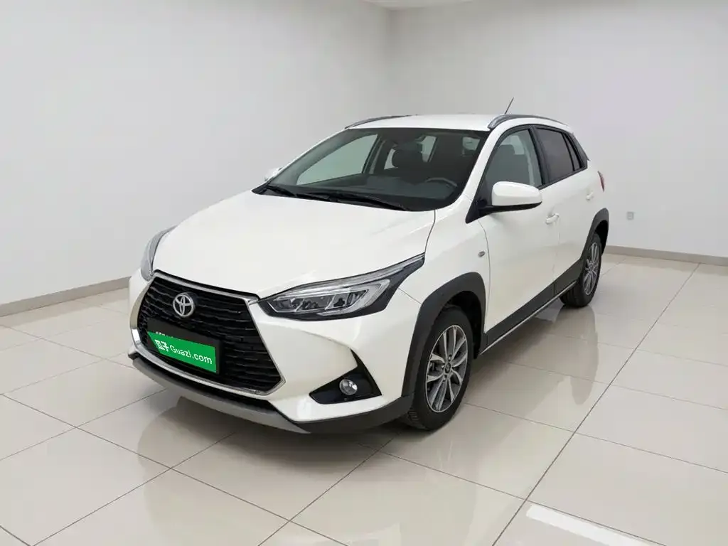 Toyota Yaris L — фото 2