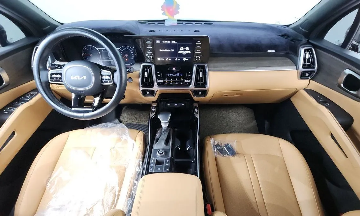 Kia Sorento — фото 7