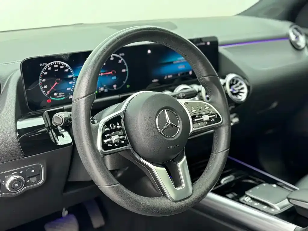 Mercedes-Benz EQA — фото 3