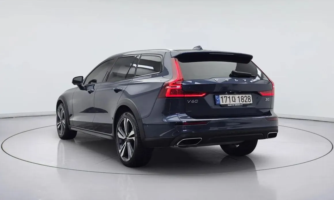 Volvo V60 — фото 4