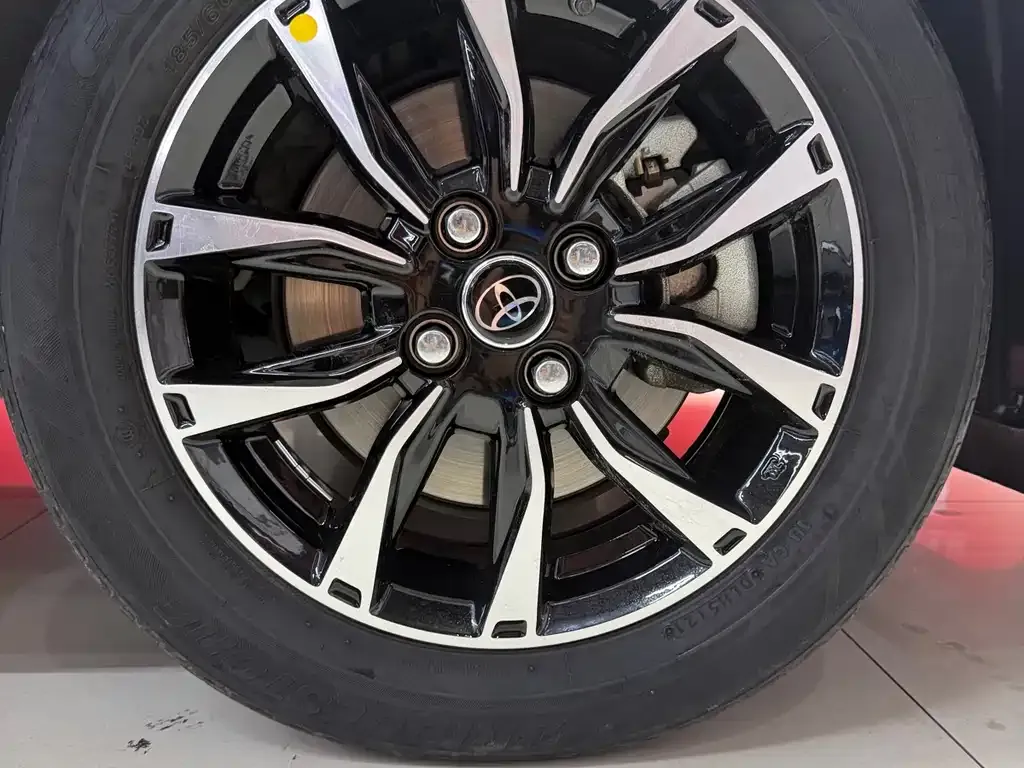 Toyota Yaris L — фото 6