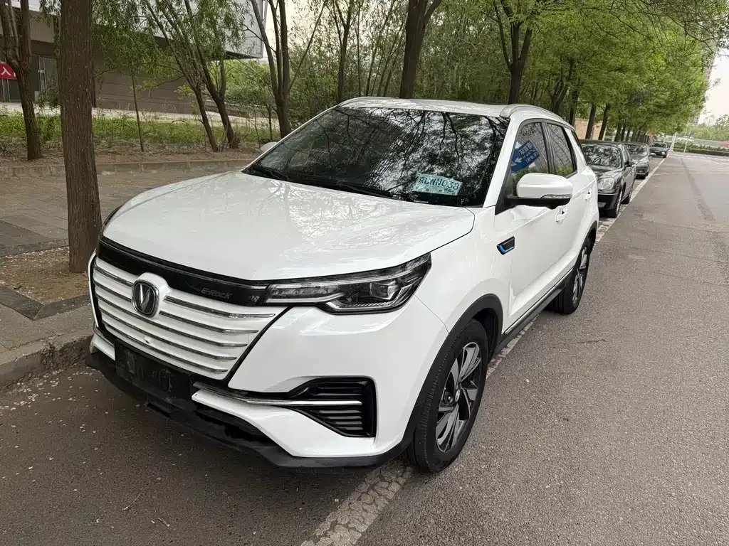 Changan CS55 EV — фото 1