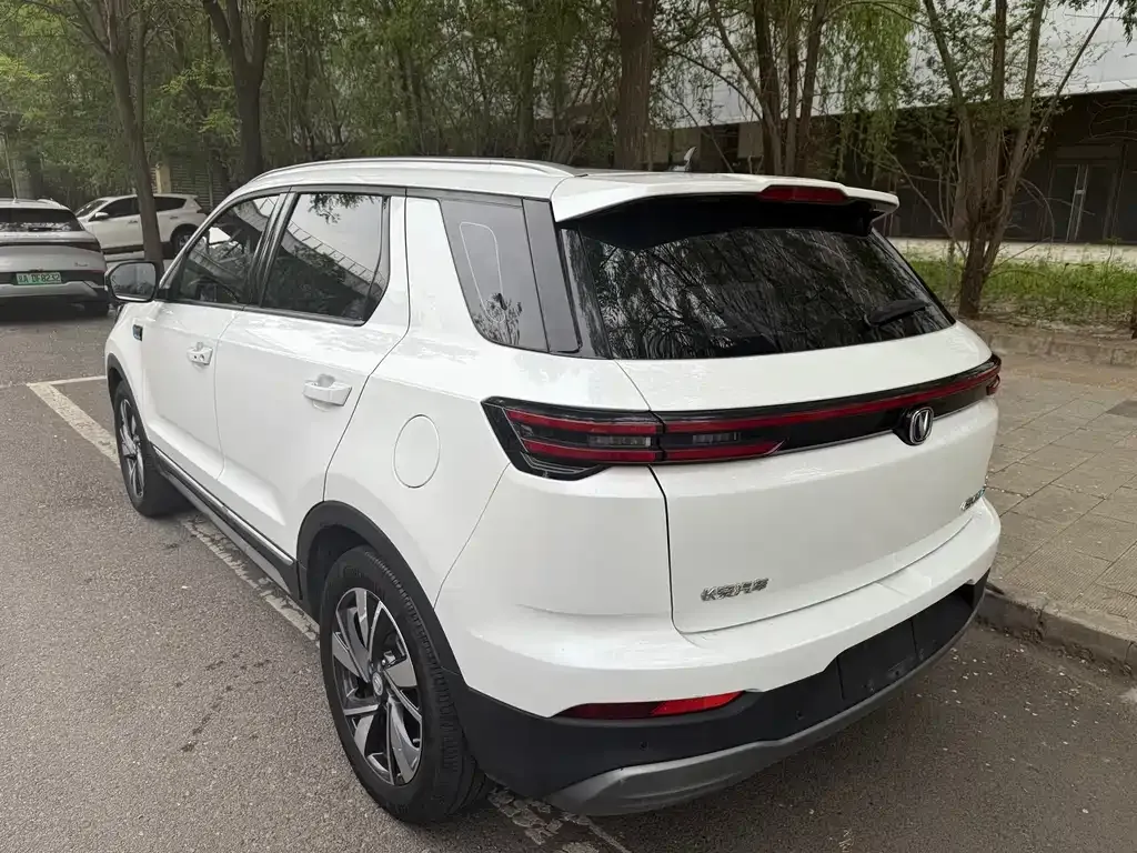 Changan CS55 EV — фото 8