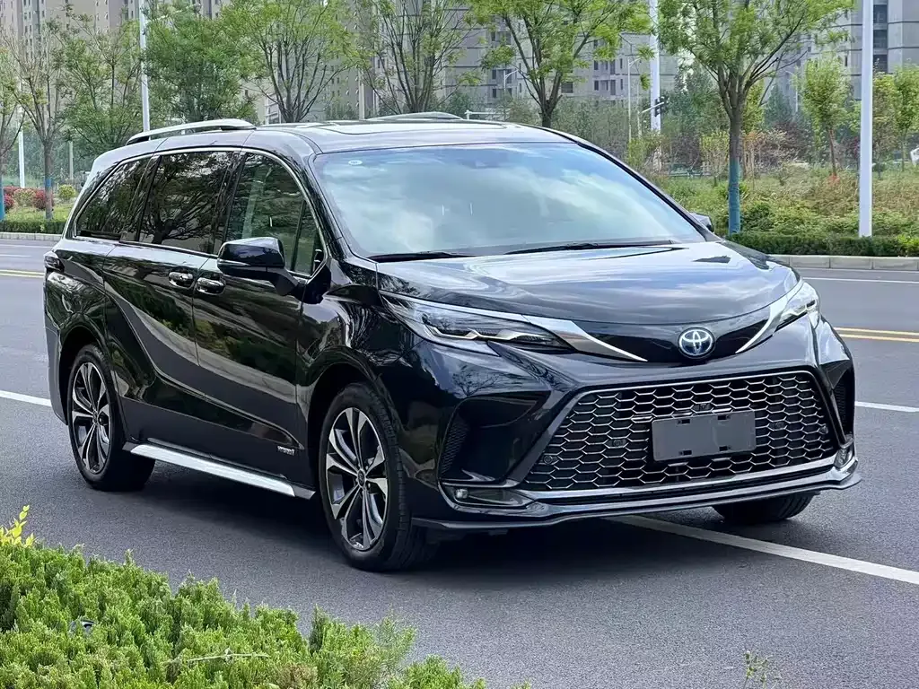 Toyota Granvia — фото 6
