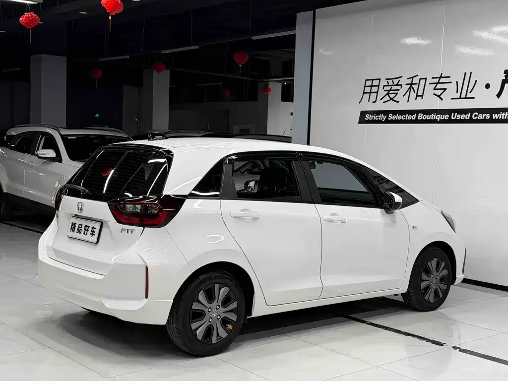 Honda Fit — фото 8