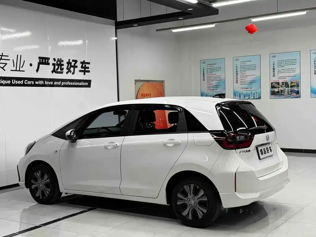 Honda Fit — фото 5