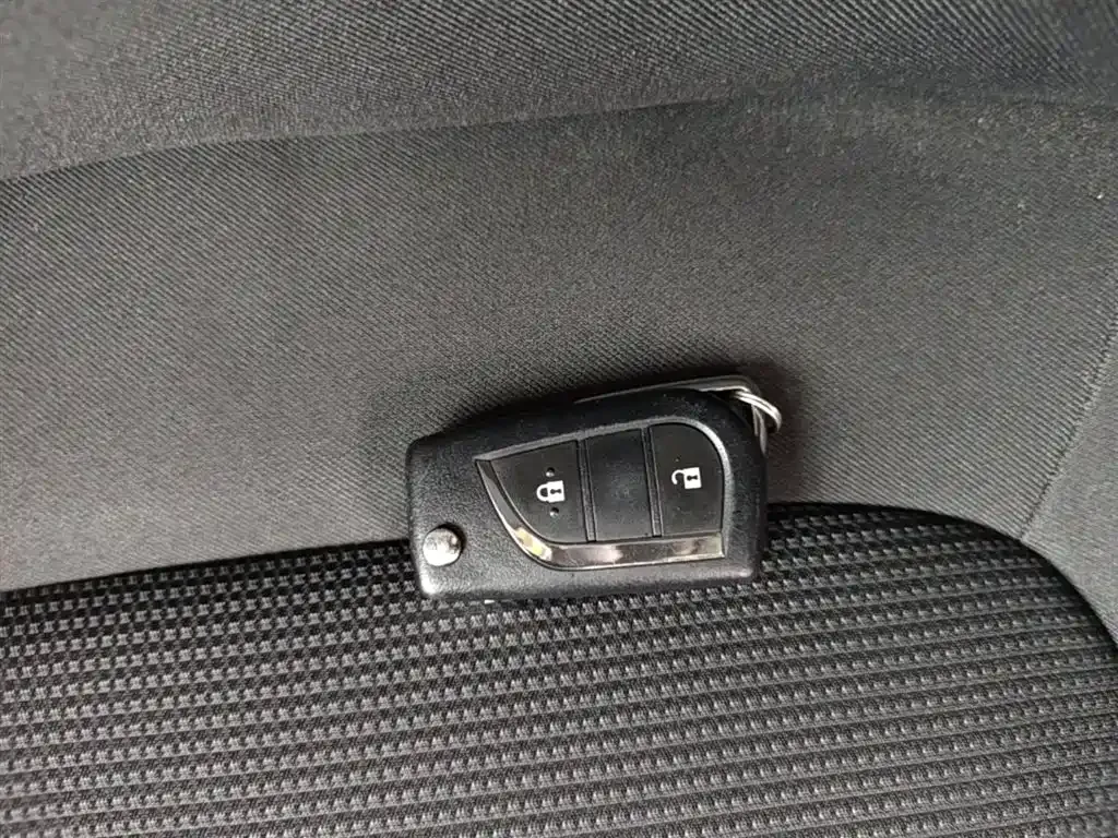 Toyota RAV4 — фото 4