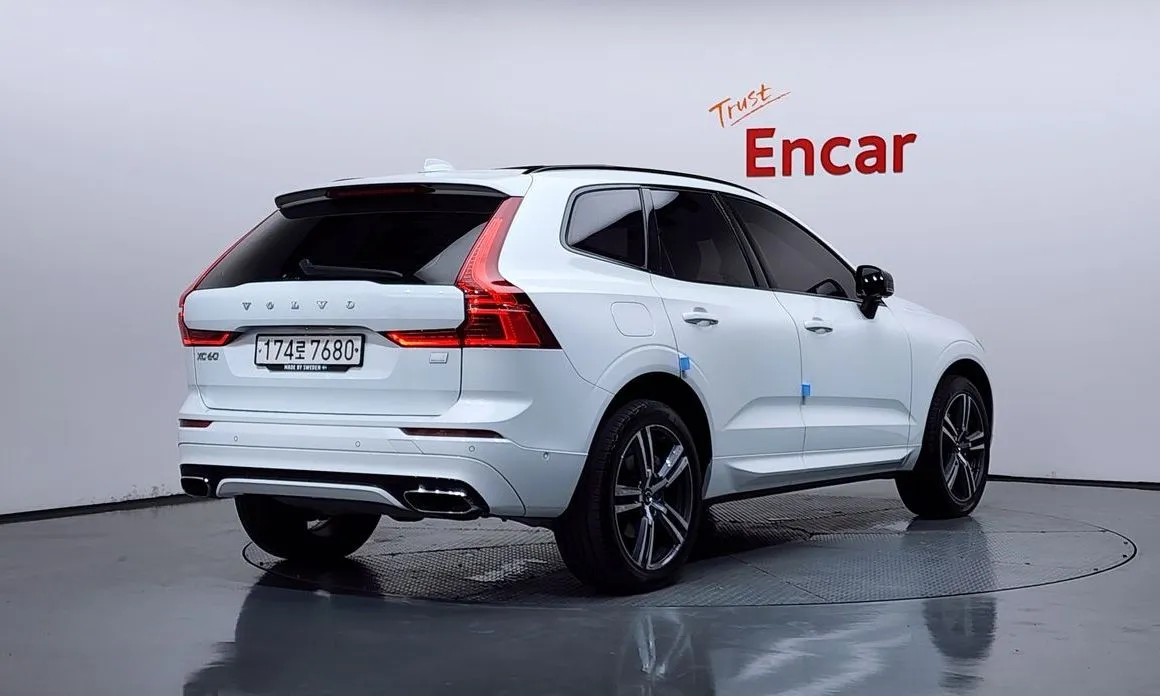 Volvo XC60 — фото 2