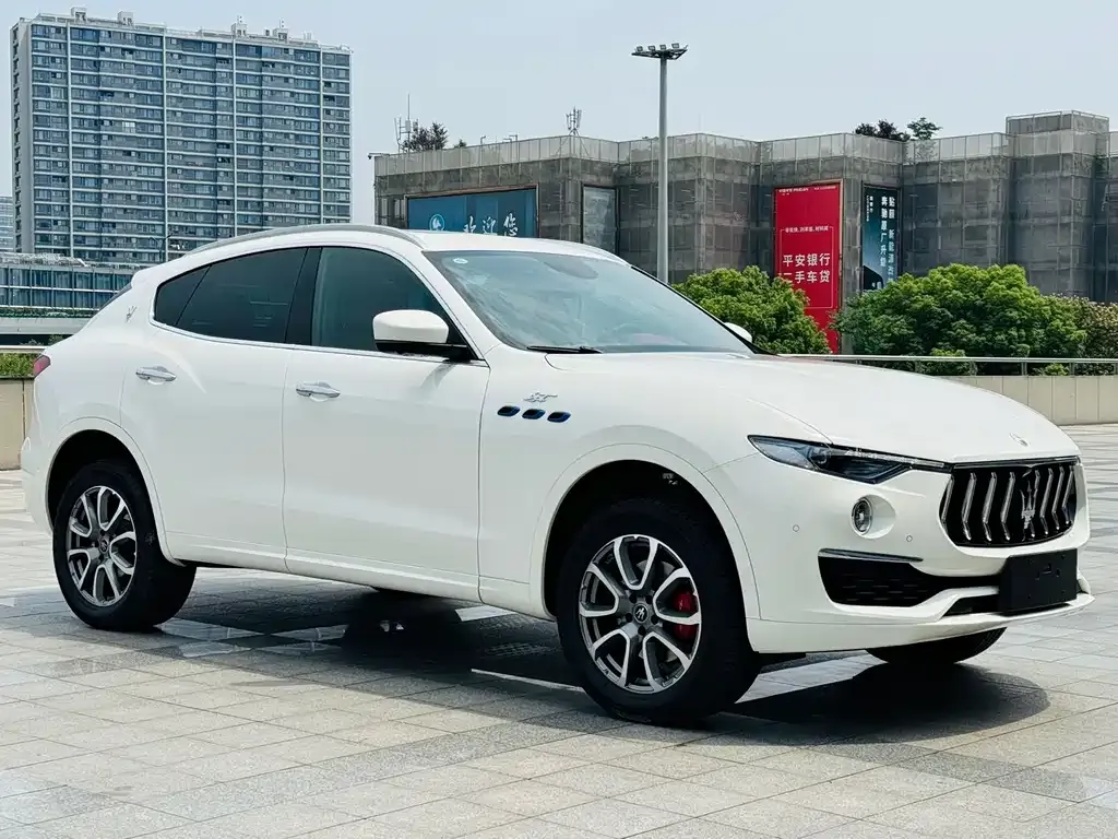 Maserati Levante — фото 10