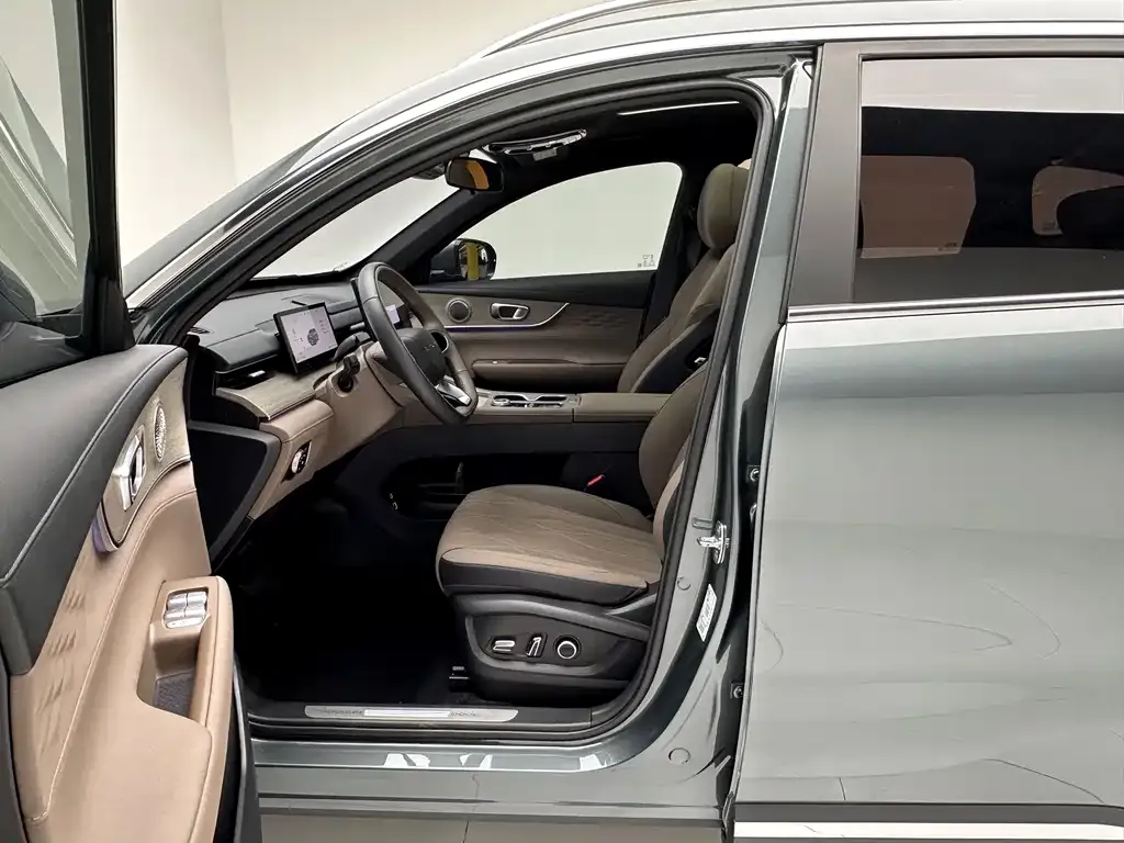 Chery Tiggo 8 PLUS — фото 8