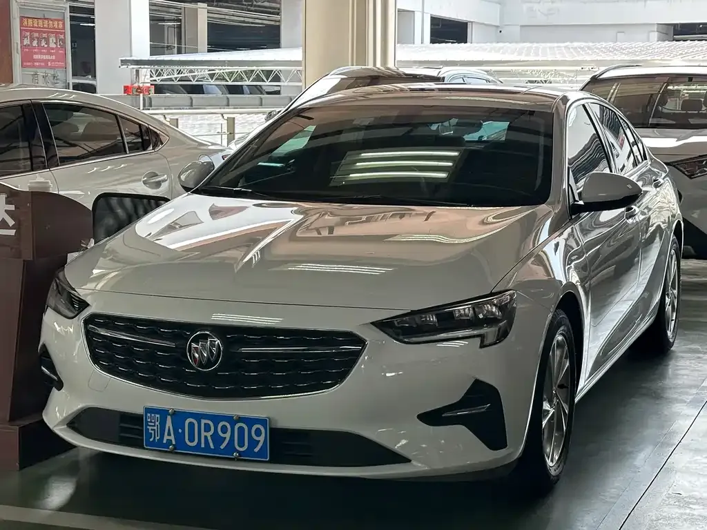 Buick Regal — фото 1