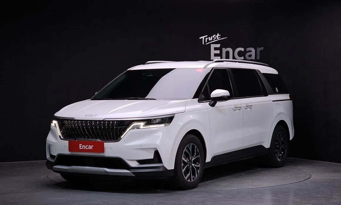 Kia Carnival — фото 1