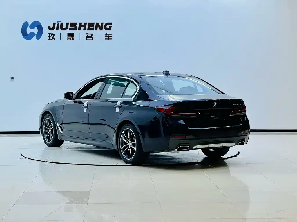 BMW 5 Series New Energy — фото 2