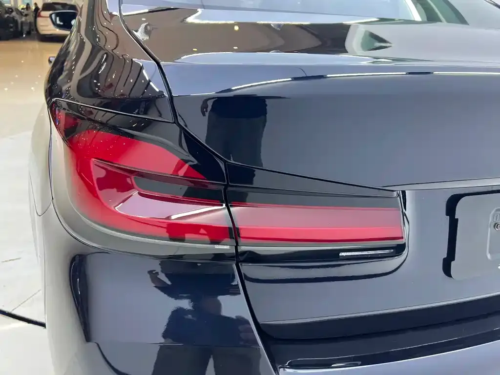 BMW 5 Series New Energy — фото 9
