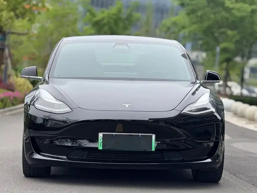 Tesla Model 3 — фото 7