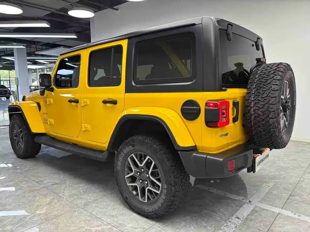 Jeep Wrangler PHEV — фото 3