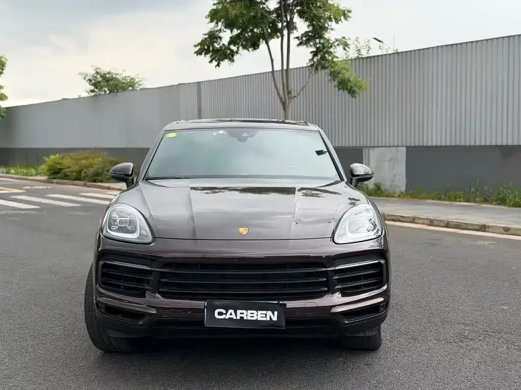 Porsche Cayenne — фото 1