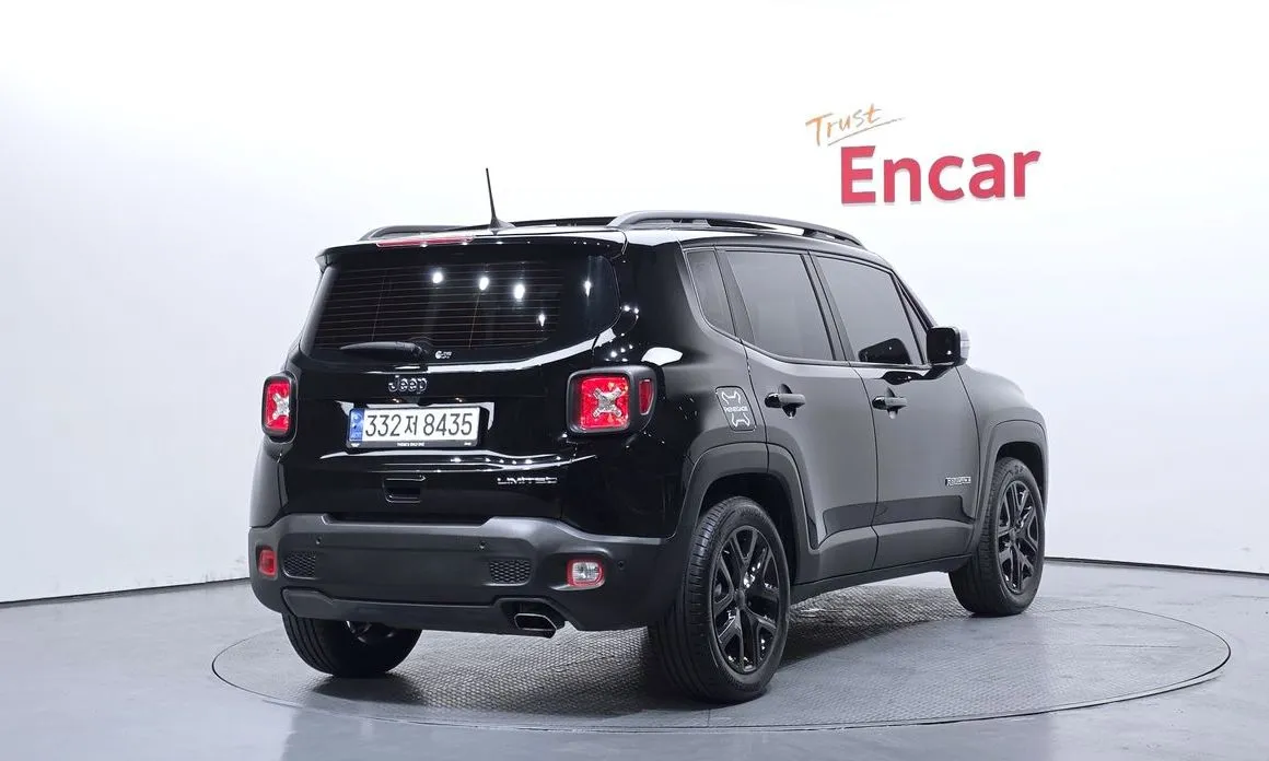 Jeep Renegade — фото 2