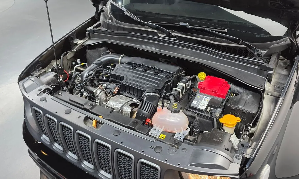 Jeep Renegade — фото 10