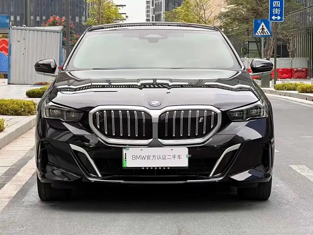 BMW i5 — фото 2