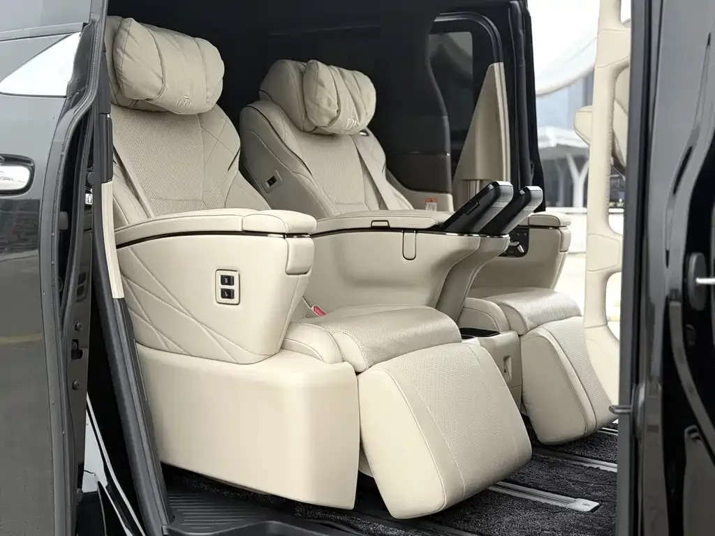 Toyota Vellfire — фото 6