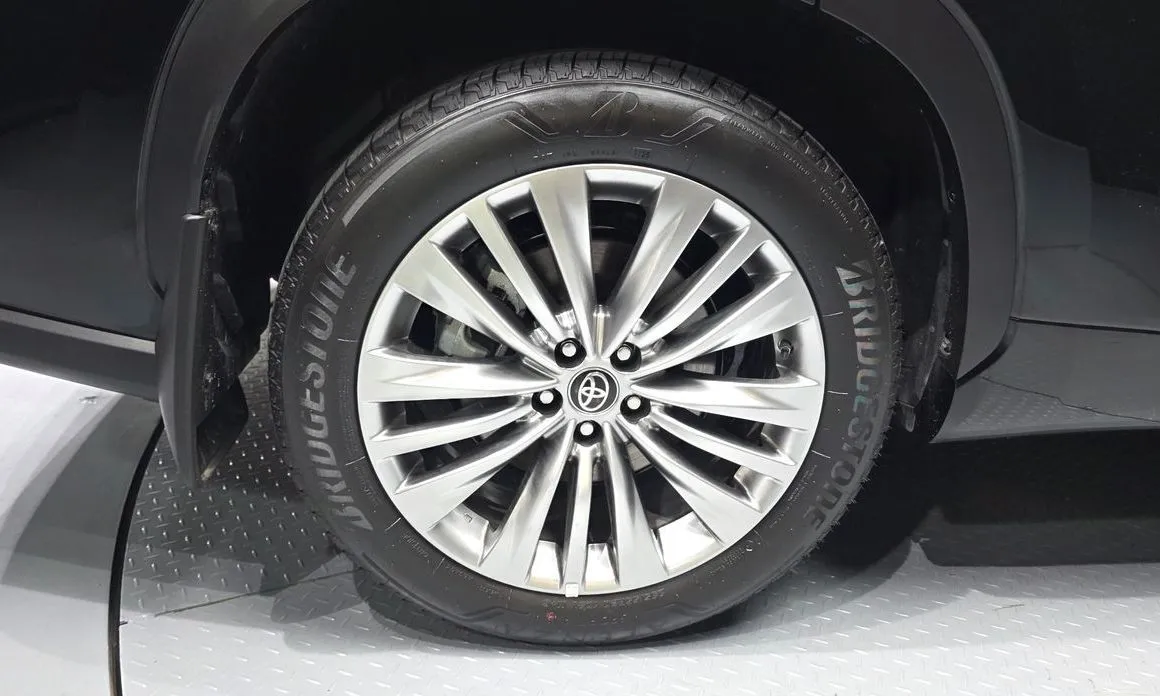Toyota Highlander — фото 2