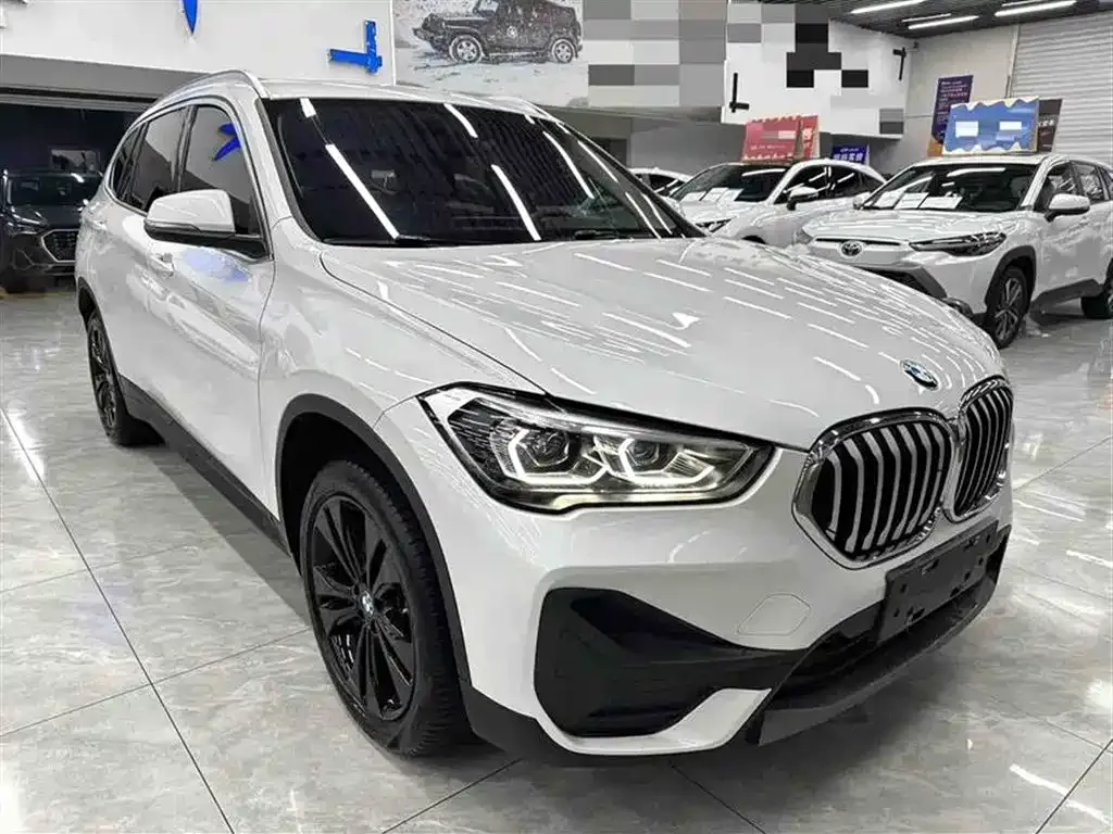 BMW X1 — фото 9