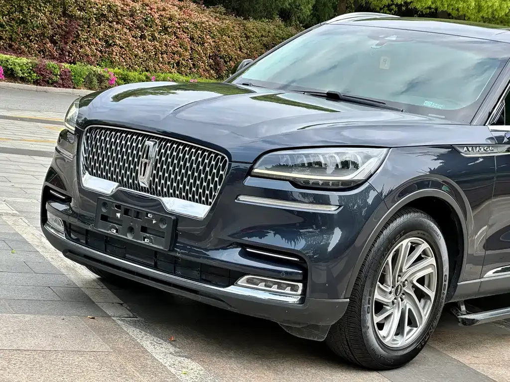 Lincoln Aviator — фото 8