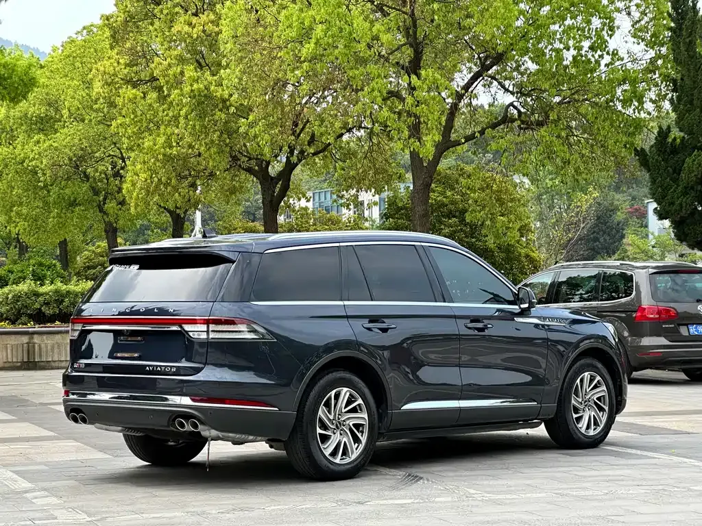 Lincoln Aviator — фото 9