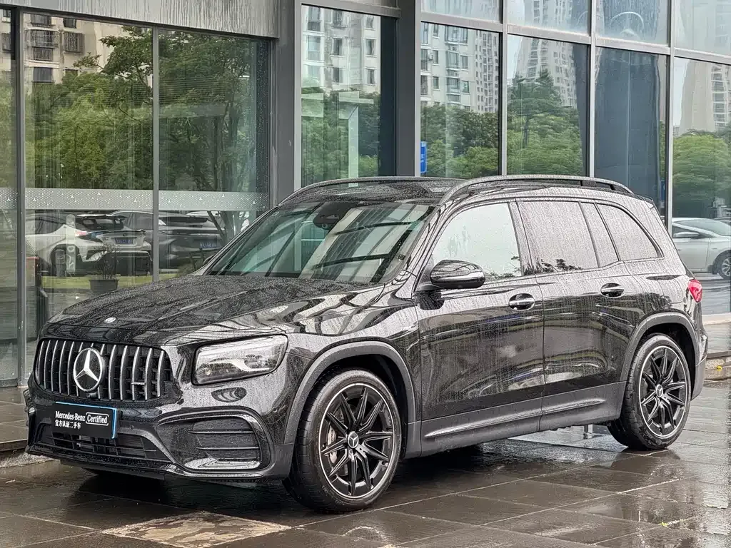 Mercedes-Benz GLB AMG — фото 1