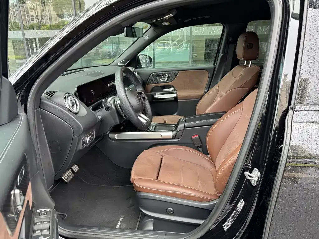 Mercedes-Benz GLB AMG — фото 10