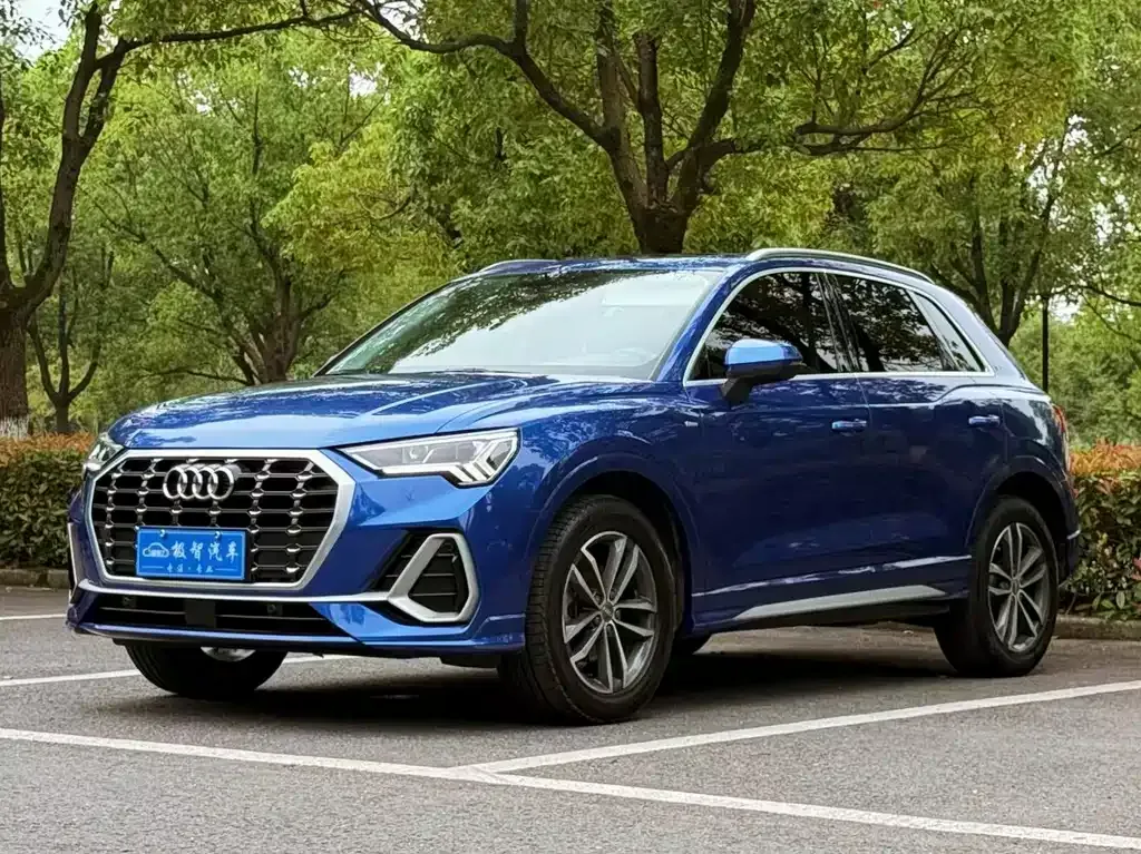 Audi Q3 — фото 1