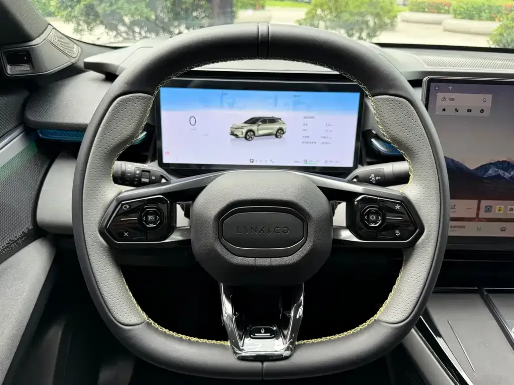 Lynk & Co 08 EM-P — фото 6