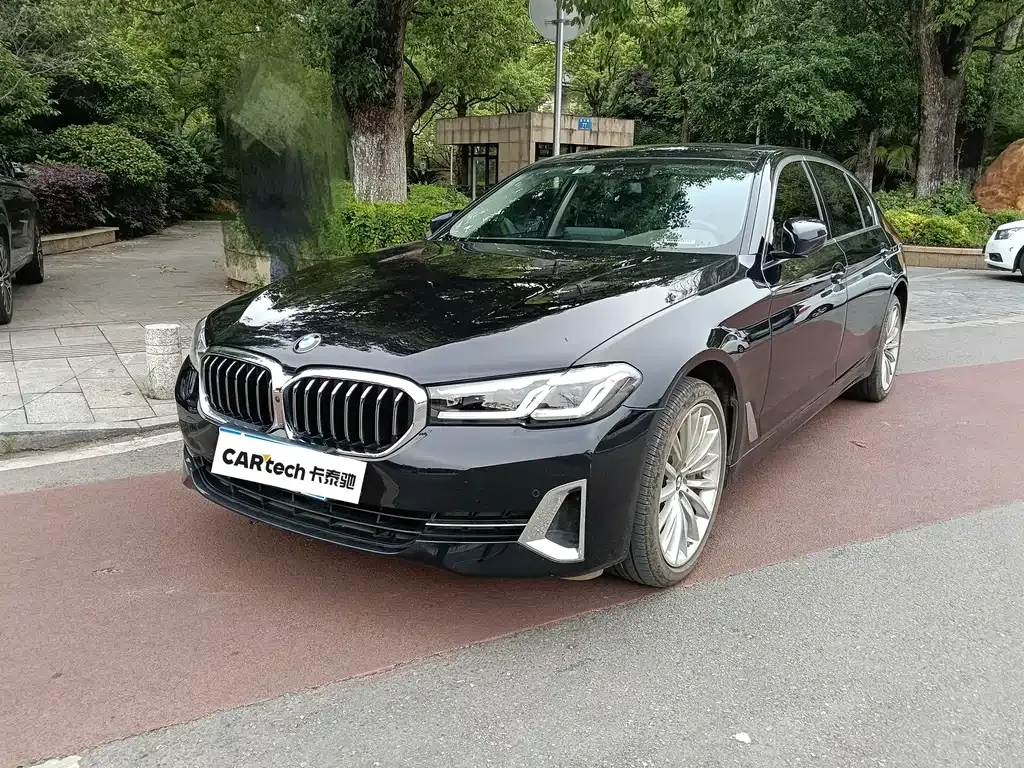 BMW 5 Series — фото 1
