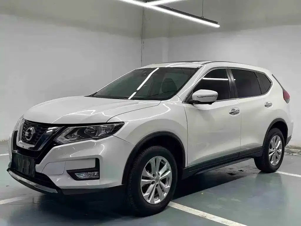 Nissan X-Trail — фото 1