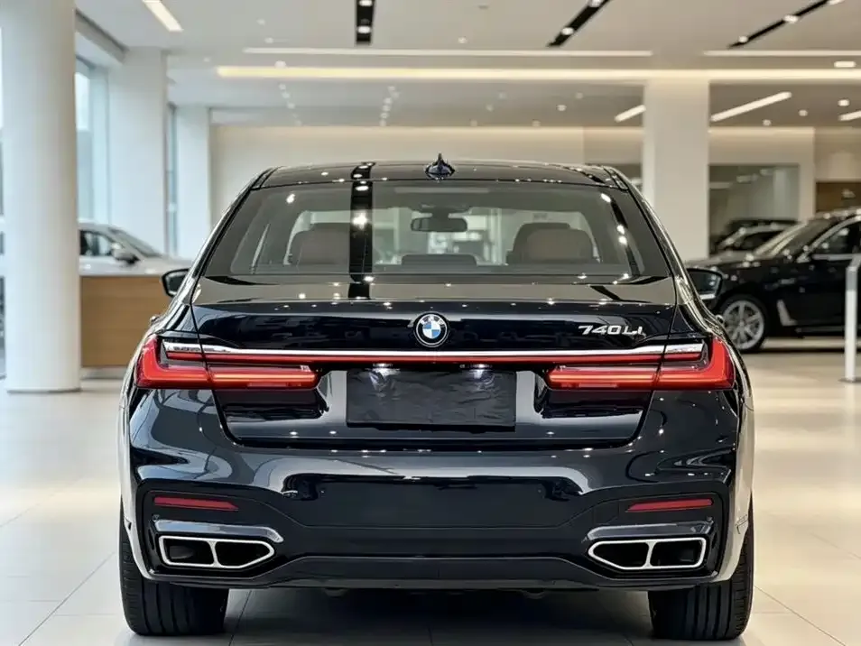 BMW 7 Series — фото 4