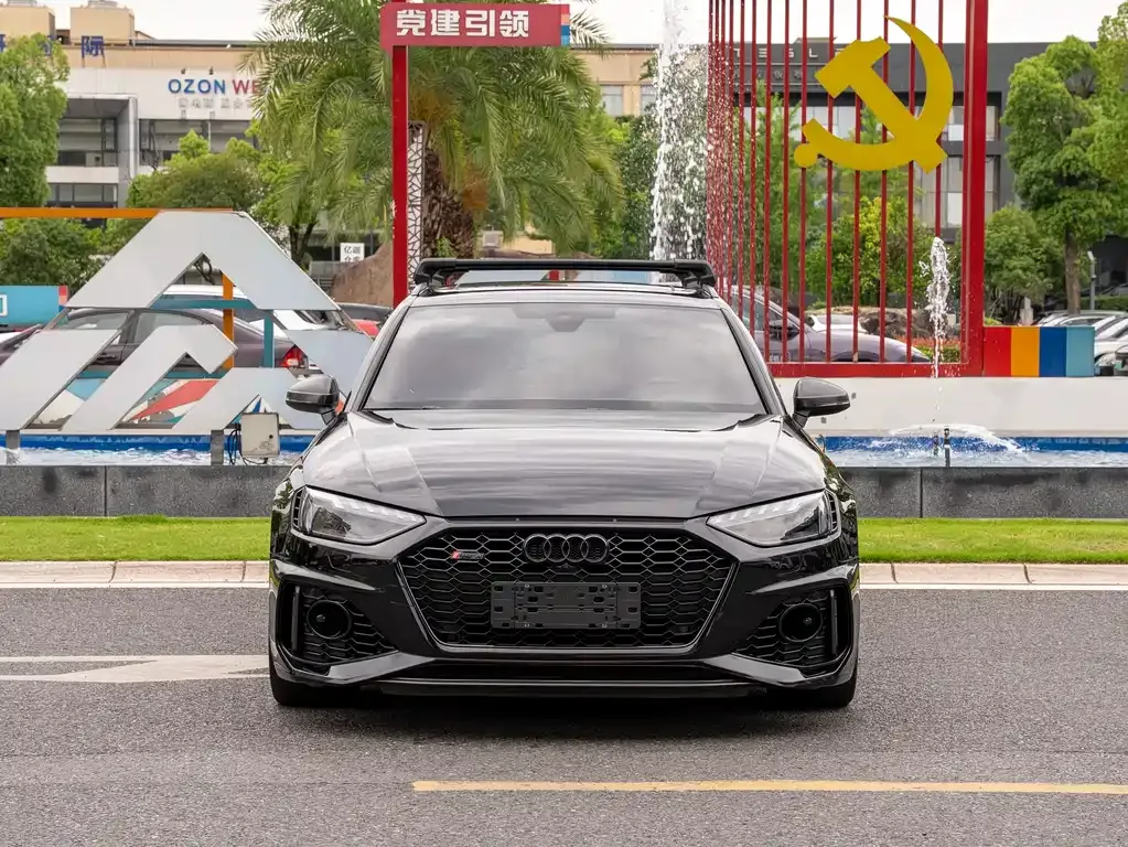 Audi RS 4 — фото 9