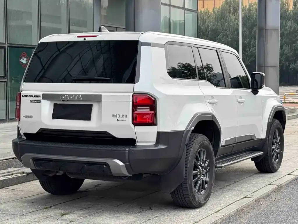 Toyota Prado — фото 3