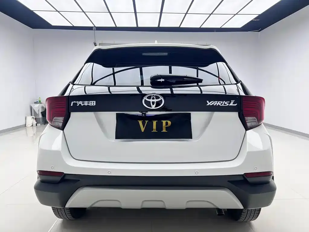 Toyota Yaris L — фото 6
