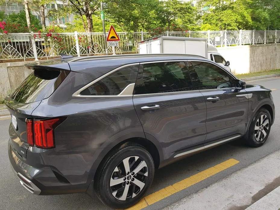 Kia Sorento — фото 7