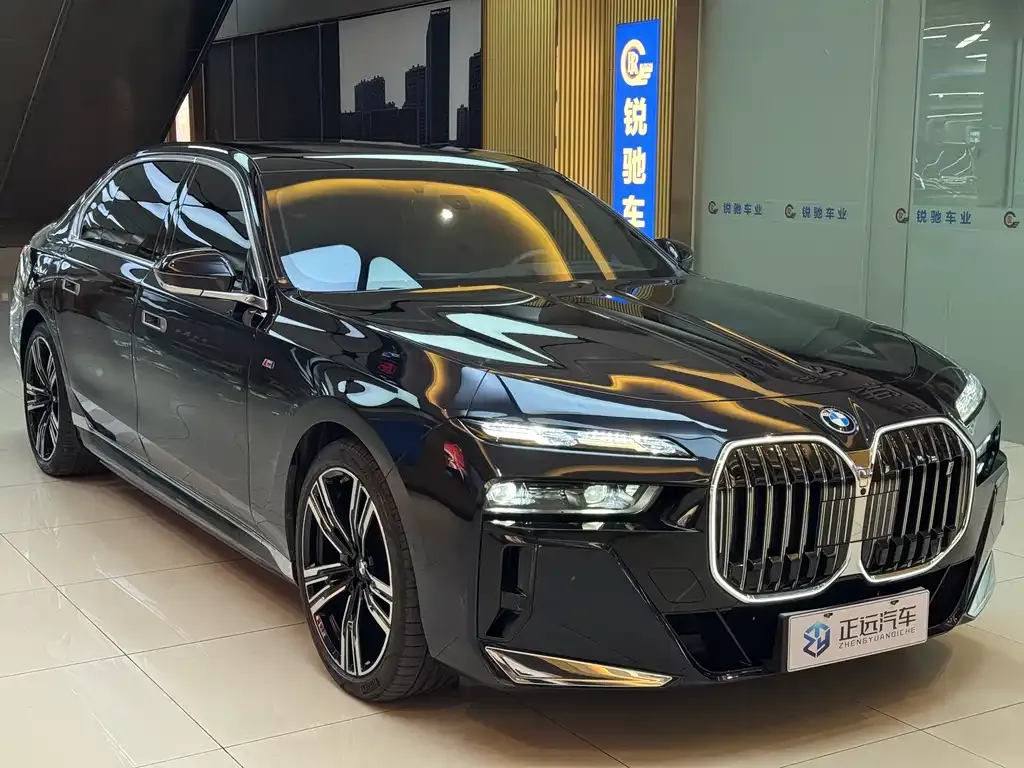 BMW i7 — фото 4