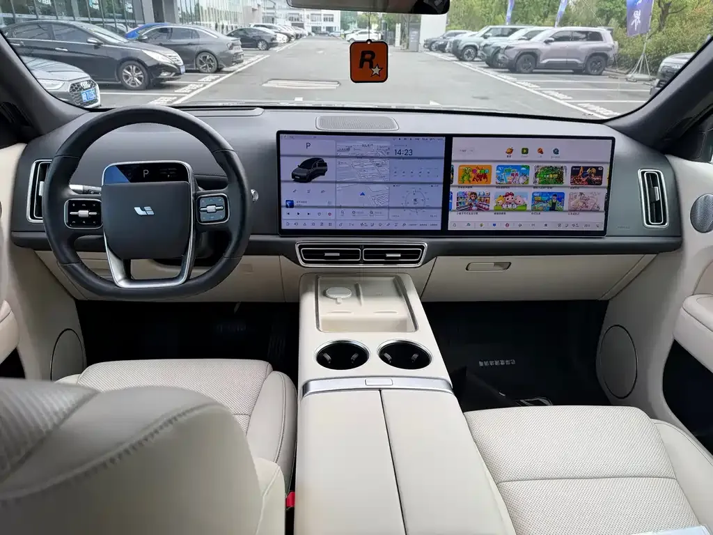 Li Auto L9 — фото 5