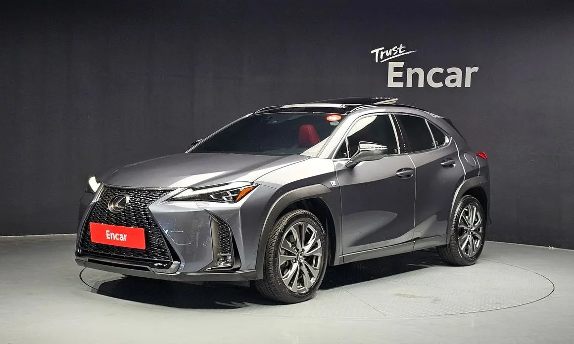 Lexus UX — фото 1