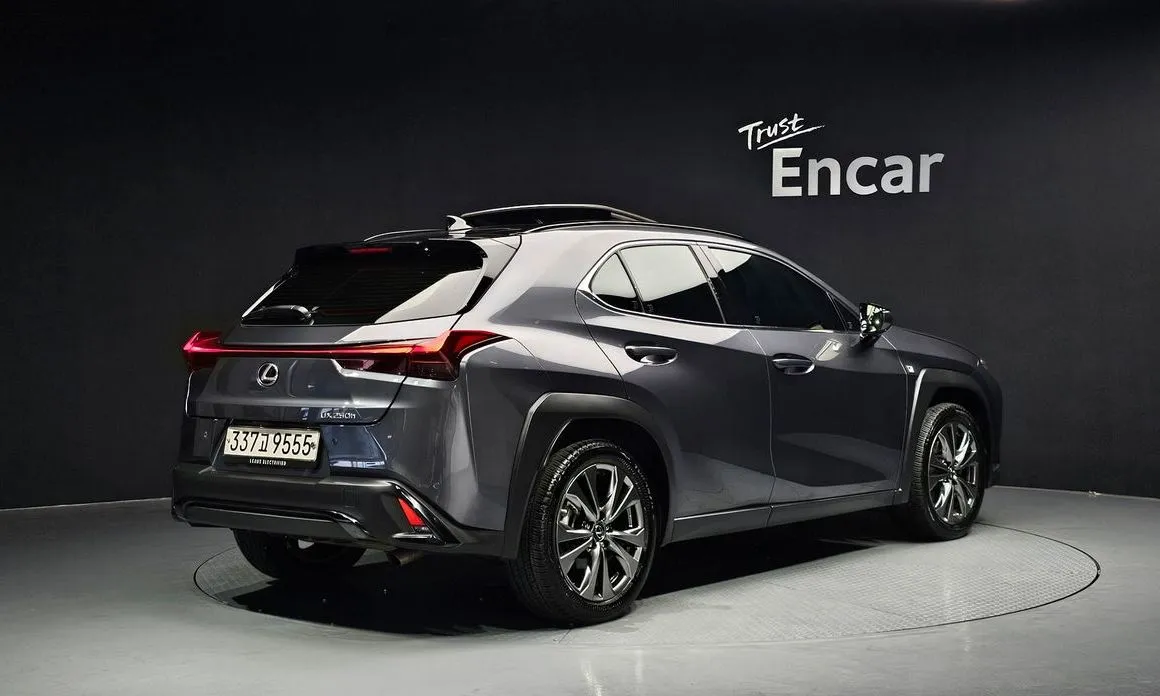 Lexus UX — фото 4