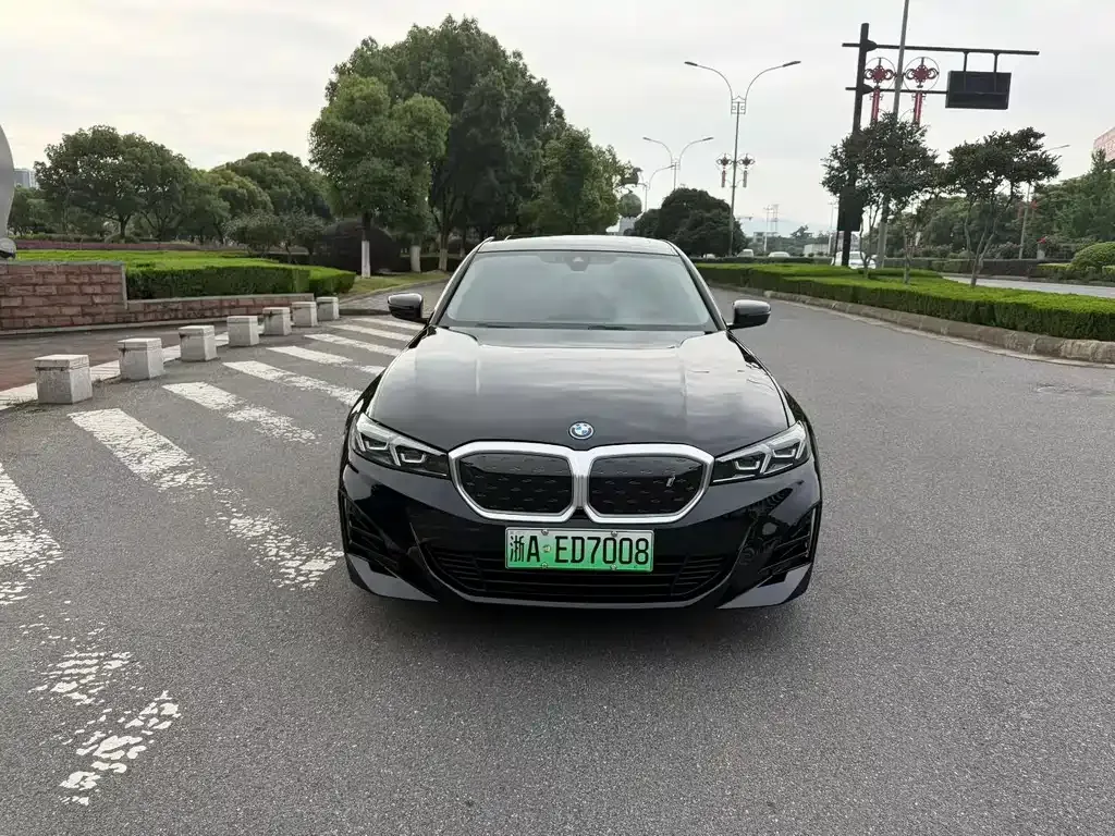 BMW i3 — фото 1