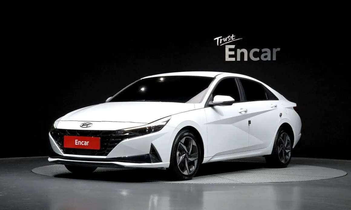 Hyundai AVANTE — фото 1