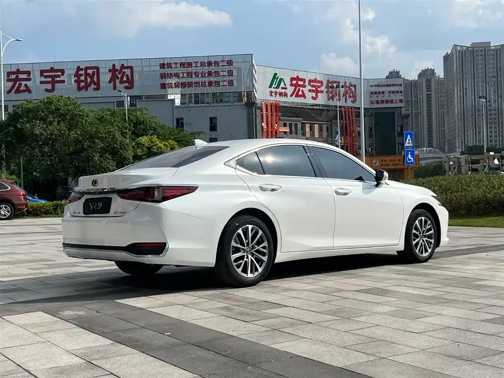 Lexus ES — фото 2