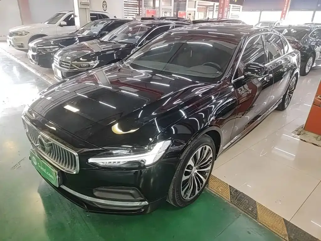 Volvo S90 — фото 1