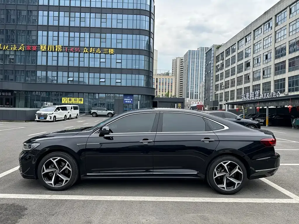 Volkswagen Passat — фото 3