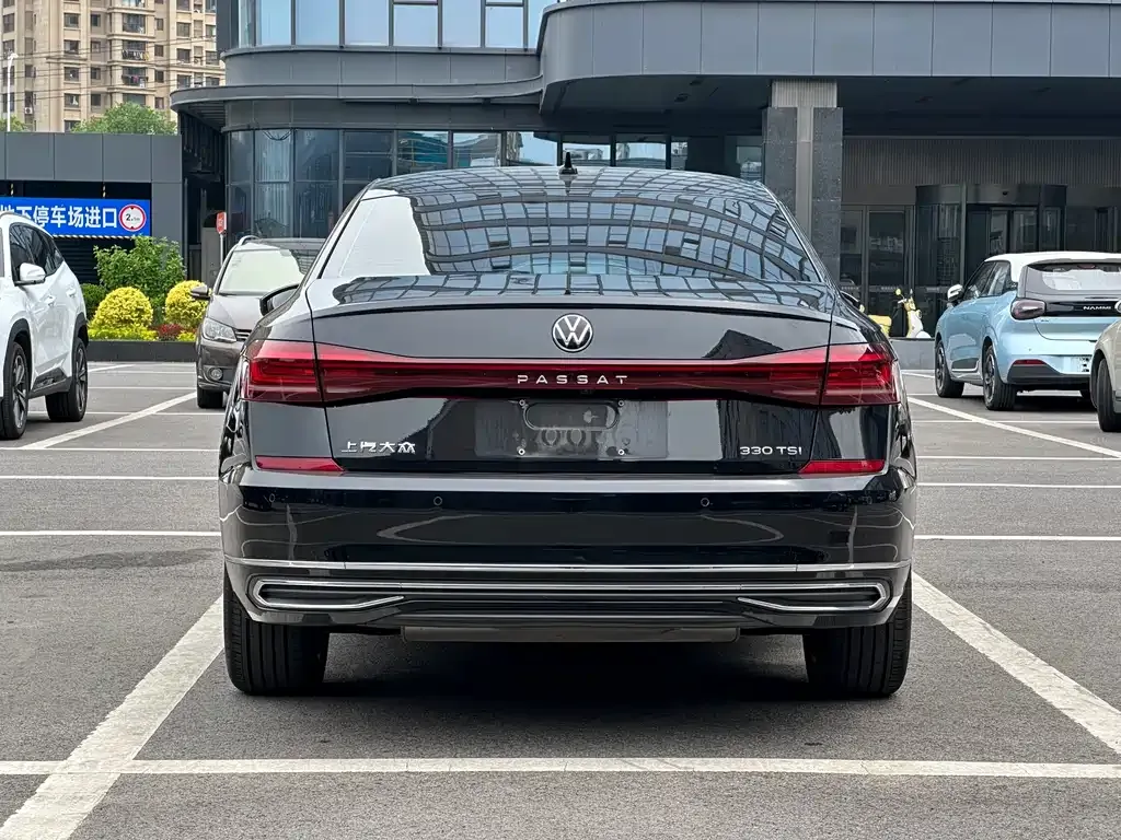Volkswagen Passat — фото 10